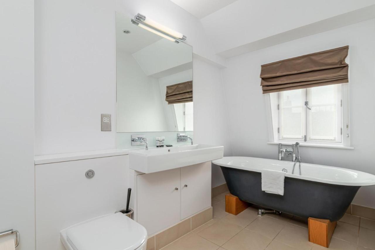 A Stunning Three Bedroom In Mayfair Appartamento
