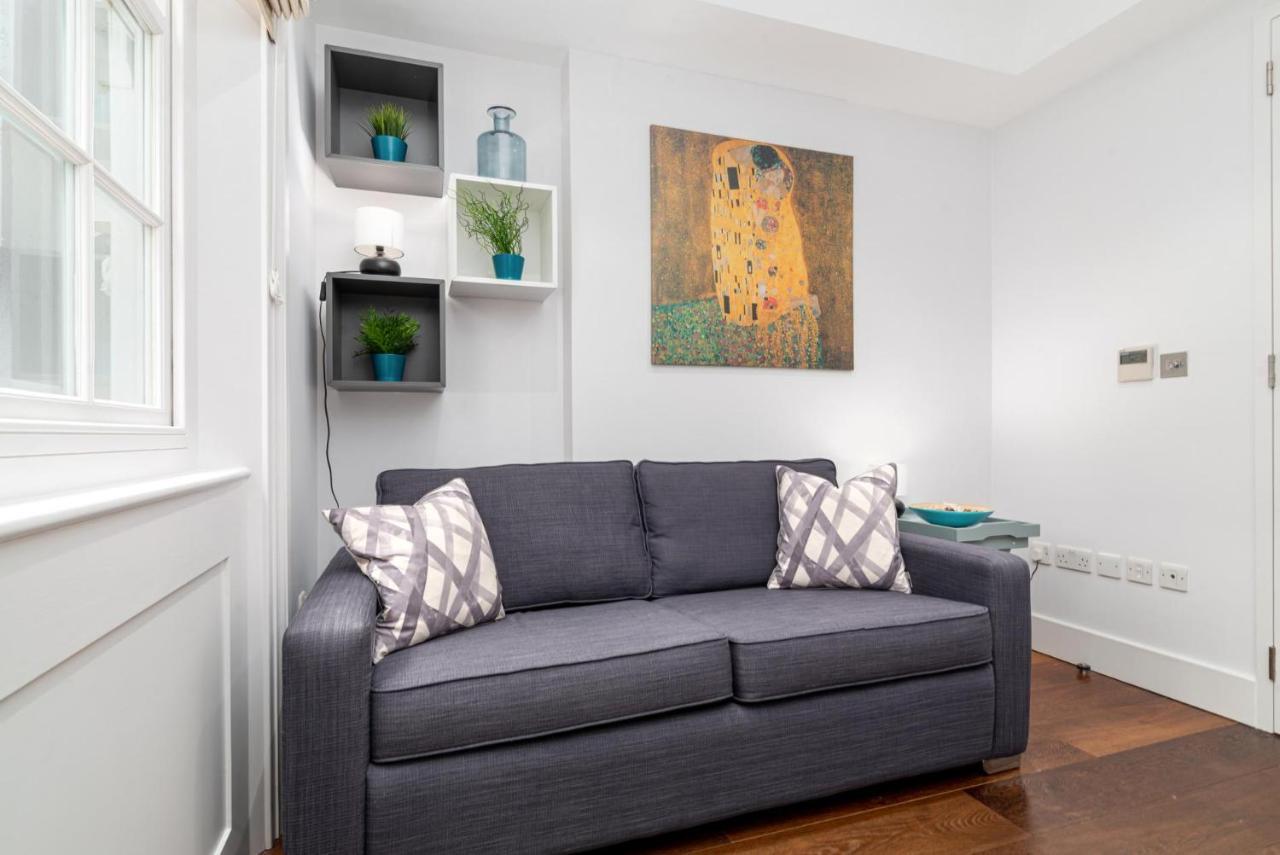 A Stunning Three Bedroom In Mayfair Londra
