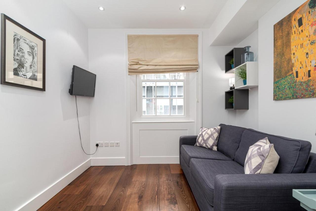 Appartamento A Stunning Three Bedroom In Mayfair *
